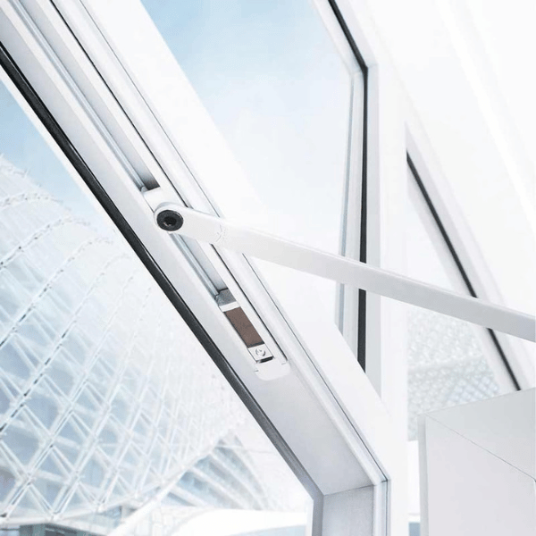 ITS96 door closer in situ