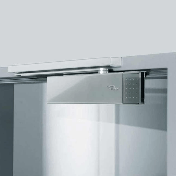 TS92 door closer in situ