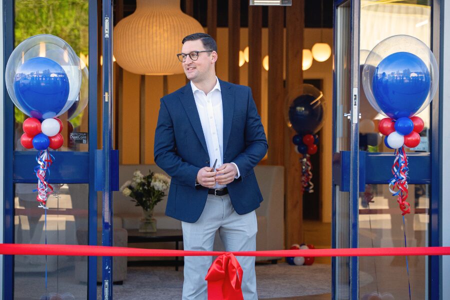 Blog_Featured_Header_New_Office Director opening new office